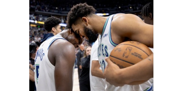 Karl-Anthony Towns tuvo la suerte de conocer a Anthony Edwards durante este período Karl-Anthony Towns tuvo la suerte de conocer a Anthony Edwards durante este período